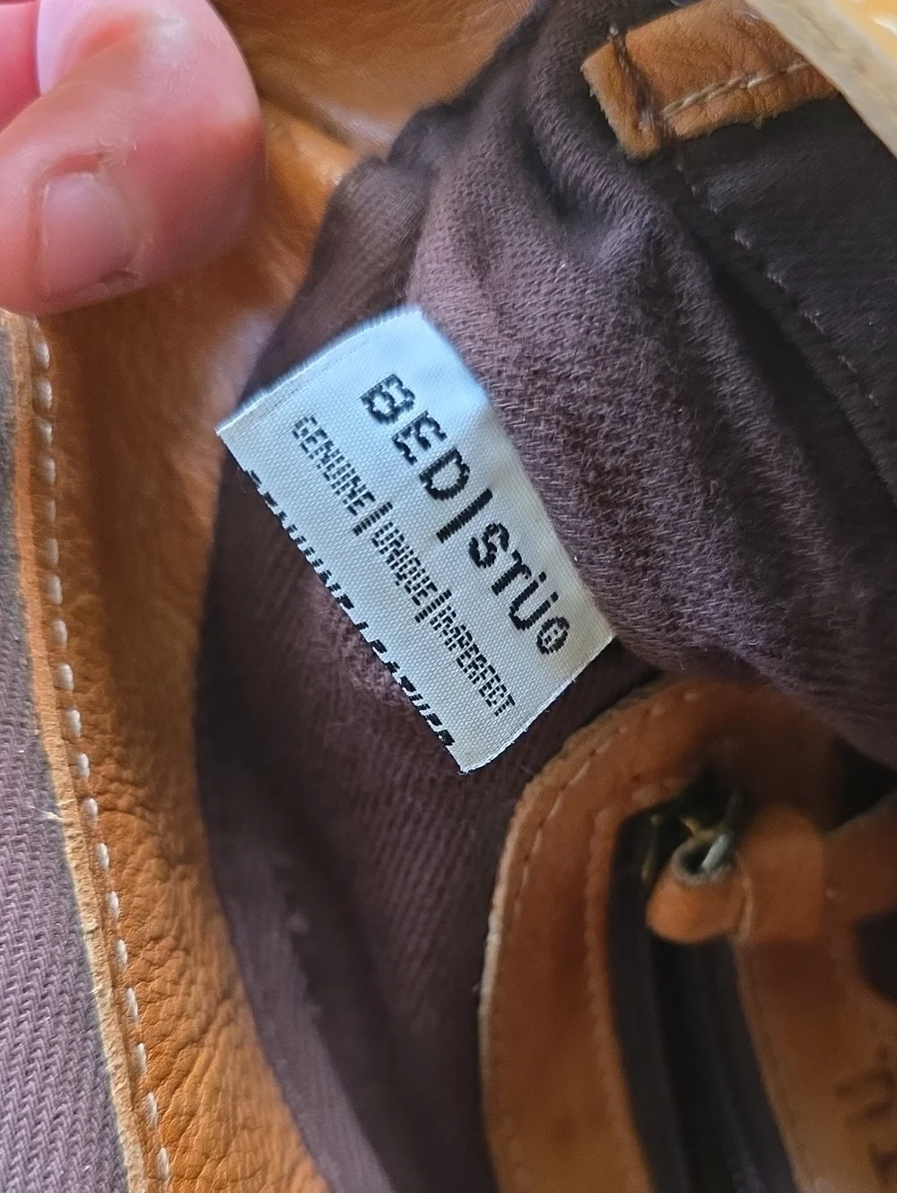 BedStu Crossbody Bag